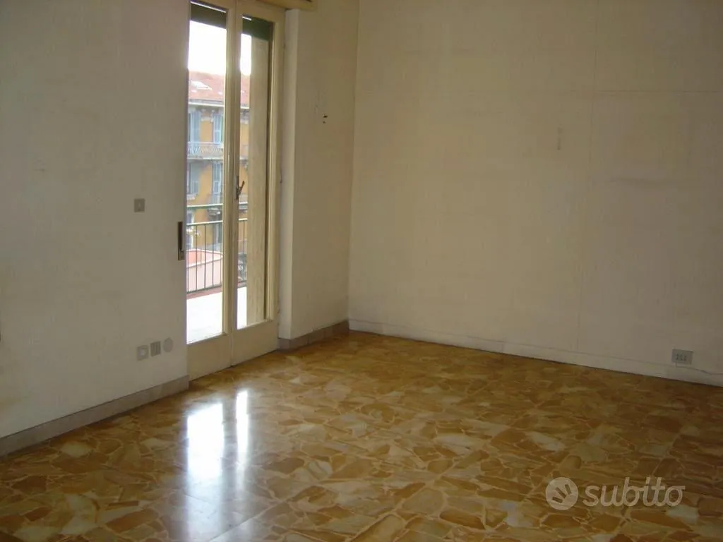 Pièces - Spacious Apartment near Beach in Sanremo