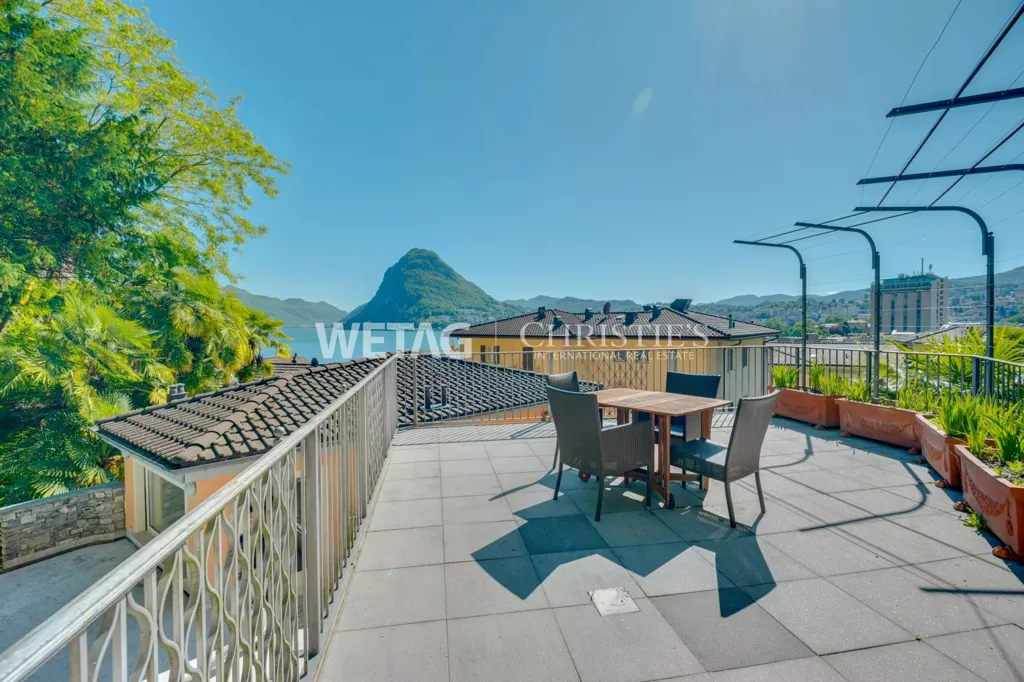 Terrass - Triplex Penthouse with Pool in Lugano-Castagnola
