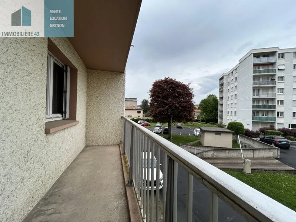 Balcony - 1-Bedroom Apartment with Balcony in Brives
