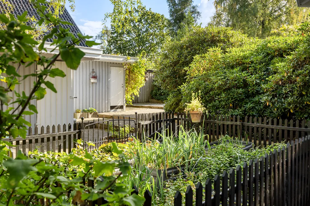 Jardin - Fenced Villa with Garden in Dronningmølle