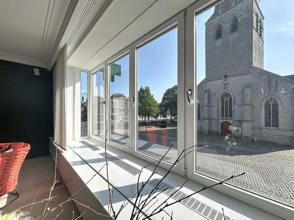 Soggiorno - Mixed-Use Building with Retail Space in Vrasene