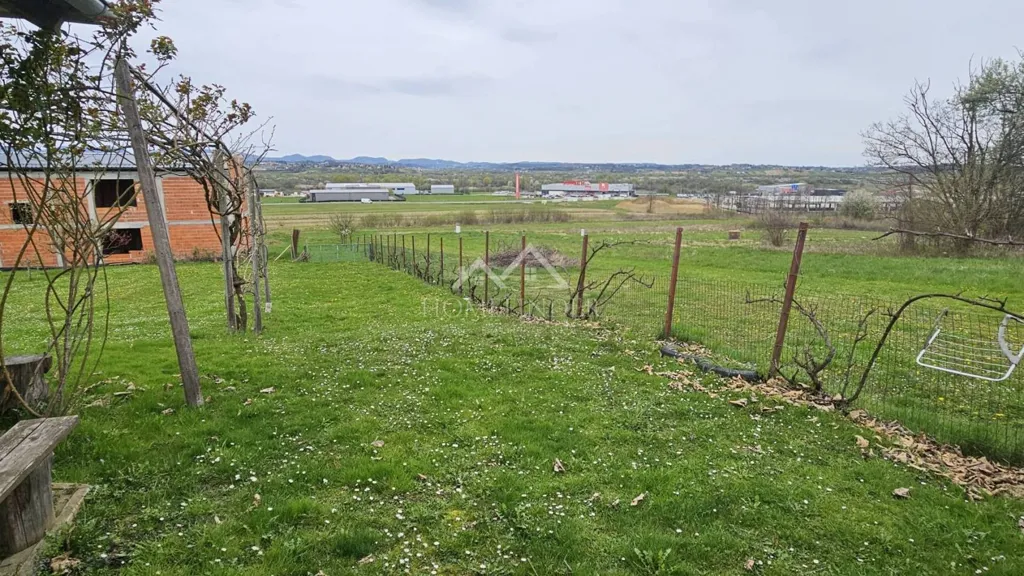 Giardino - Two Holiday Homes with Panoramic View in Ivanec