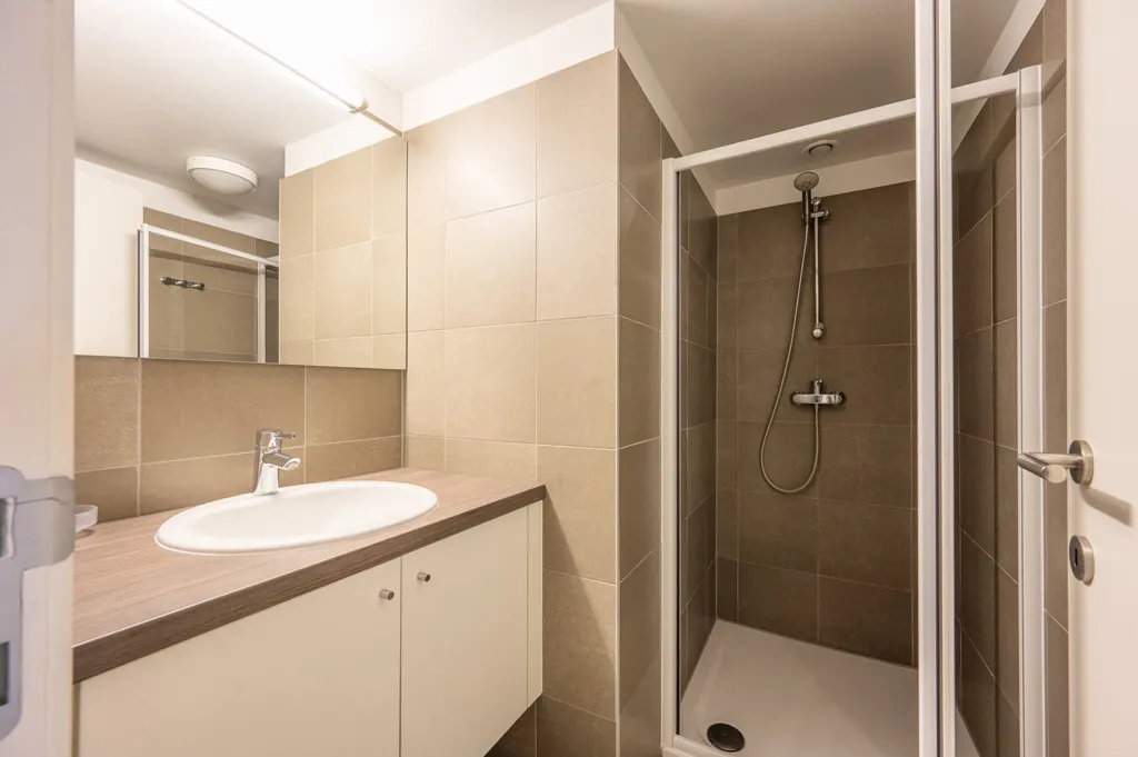 Vannitoad - Modern Apartment with Sea View in Albertplage