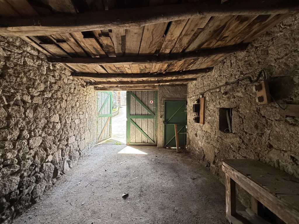 Rooms - Stone Cottage with Garden in Dourbies