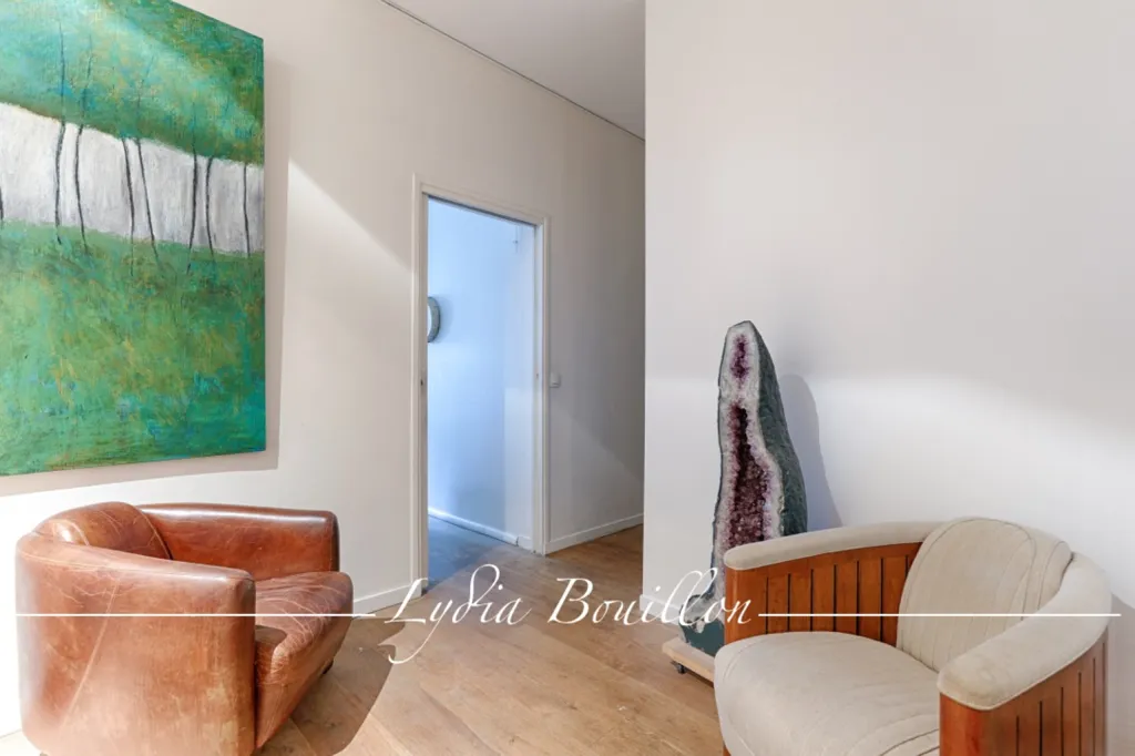 Elutuba - 2-Bedroom Parisian Flat with Office Potential
