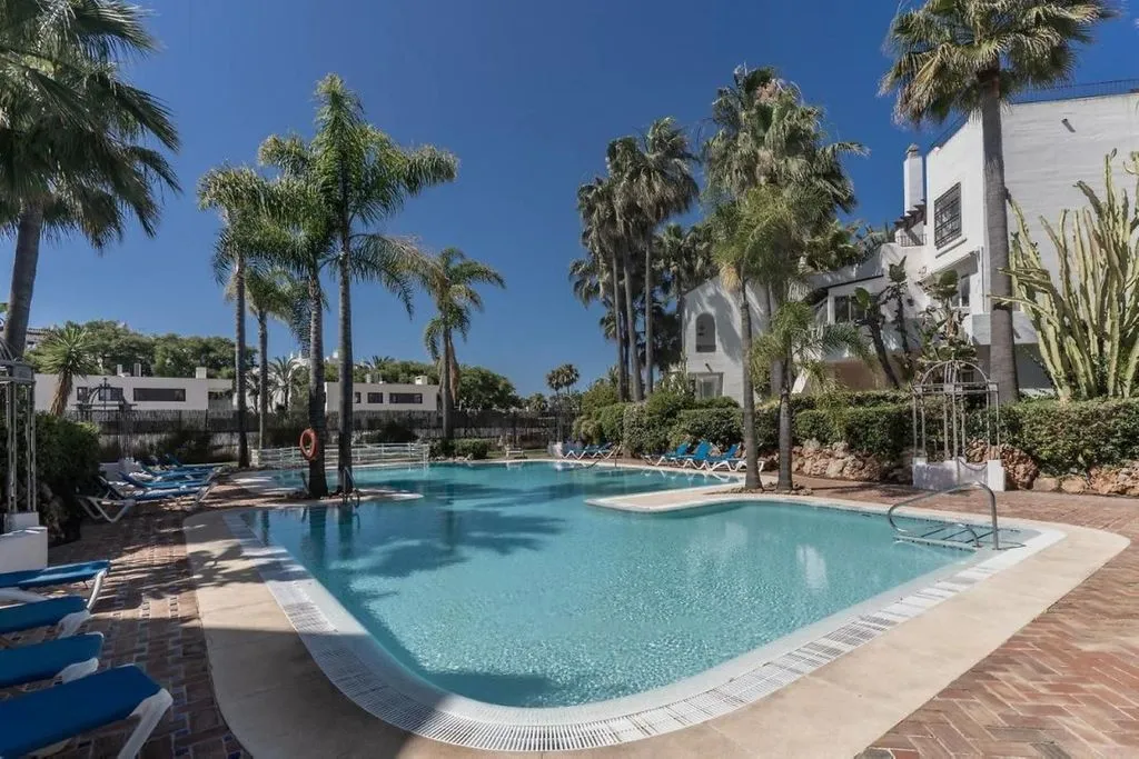 Bassein - Luxury Penthouse with Pool in Puerto Banús