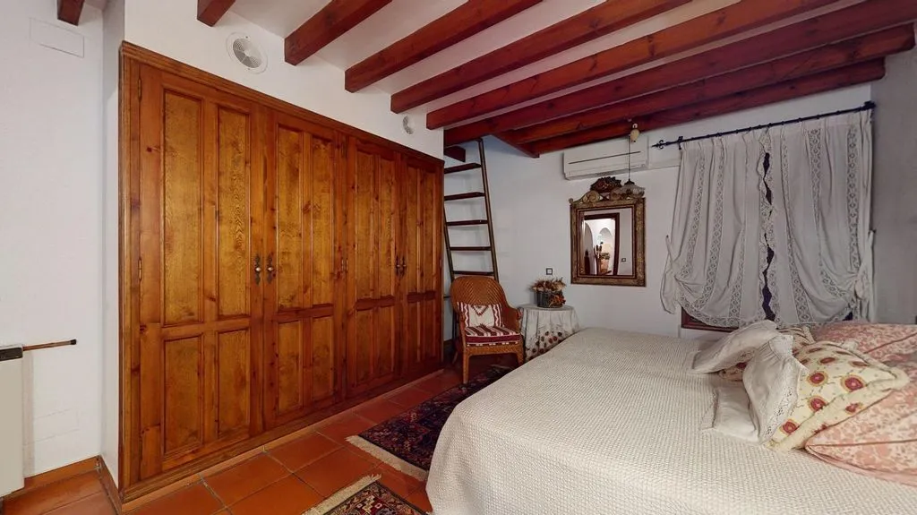 Magamistoad - Detached House with Pool in Elche