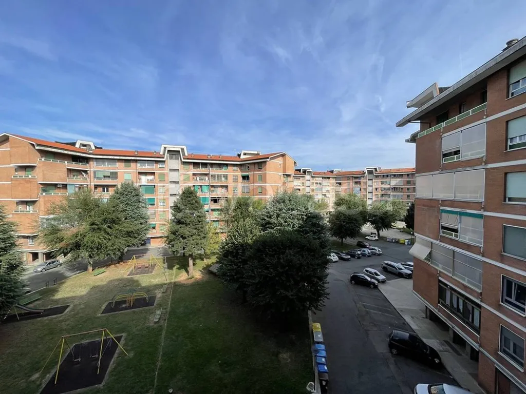 Giardino - Spacious 4-Bedroom Apartment with Balconies in Piossasco