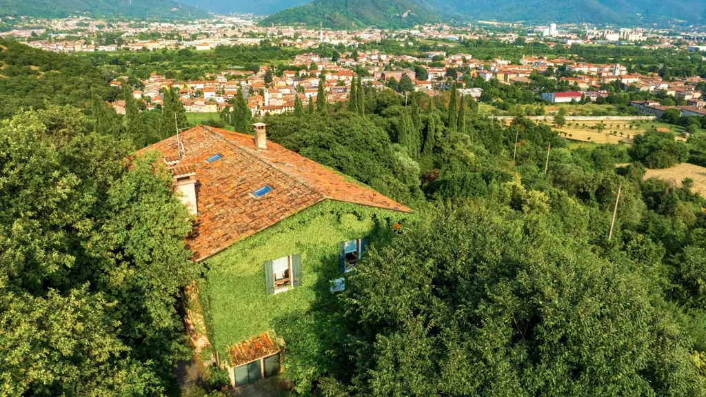 Õhuvaade - Villa with Private Park in Collebeato