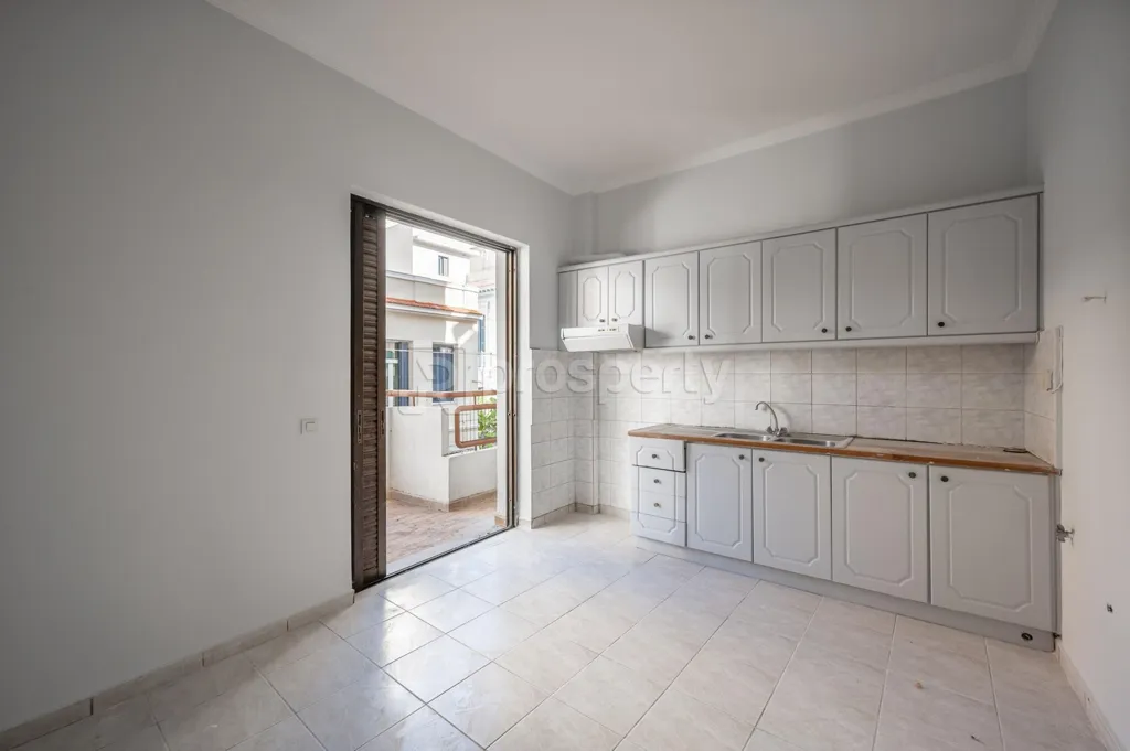 Cuisine - Apartment with Balconies in Patras Historic Centre