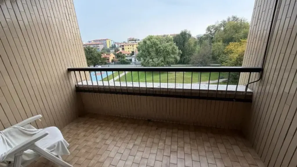 Rõdu - Nuda Proprietà Apartment with Balconies in Milan