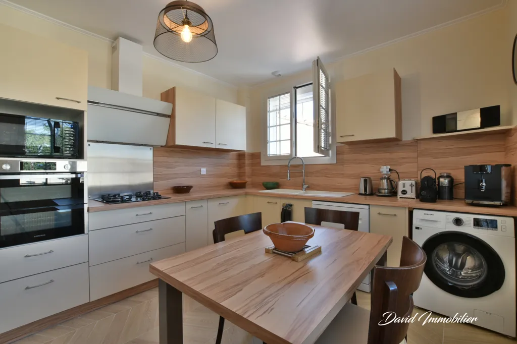 Cucina - Multi-Level Villa with Panoramic Terrace in Perpignan
