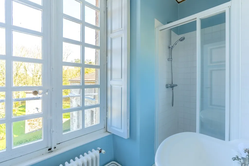 Salles de bain - Château du XVIIIe avec Domaine de 42 ha près de Nantes