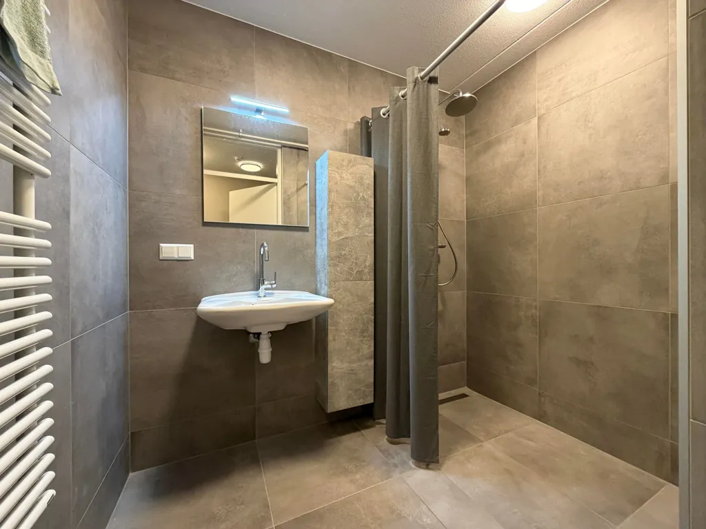 Salles de bain - Ground Floor Apartment with Garden in Leusden