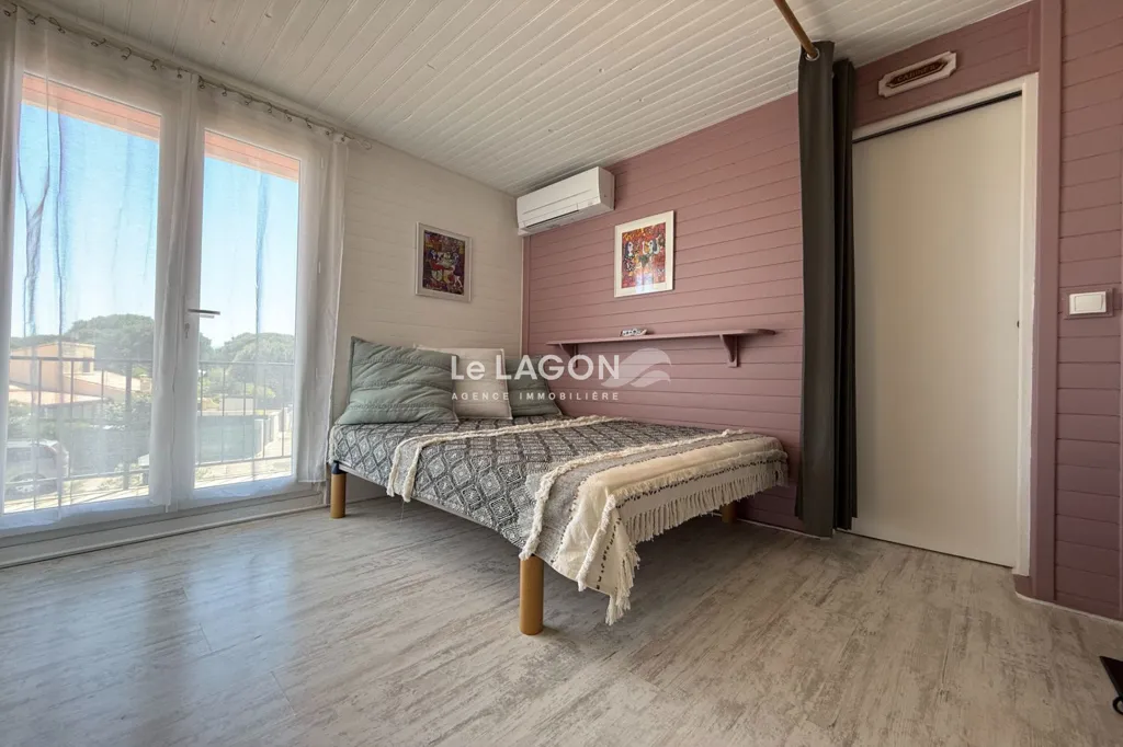 Bedrooms - Bright Corner House with Garden near Beaches