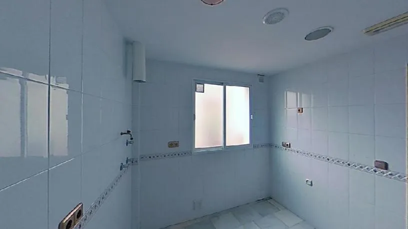 Spacious Apartment in Iznalloz Centre