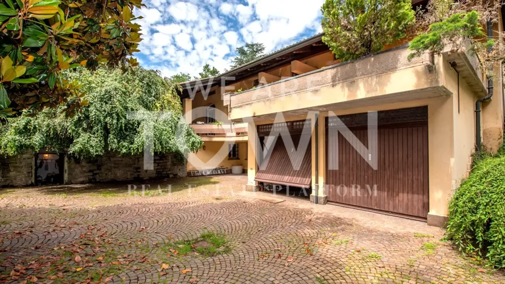 Jardin - Luxury Villa with Pool in Cairate, Lombardy