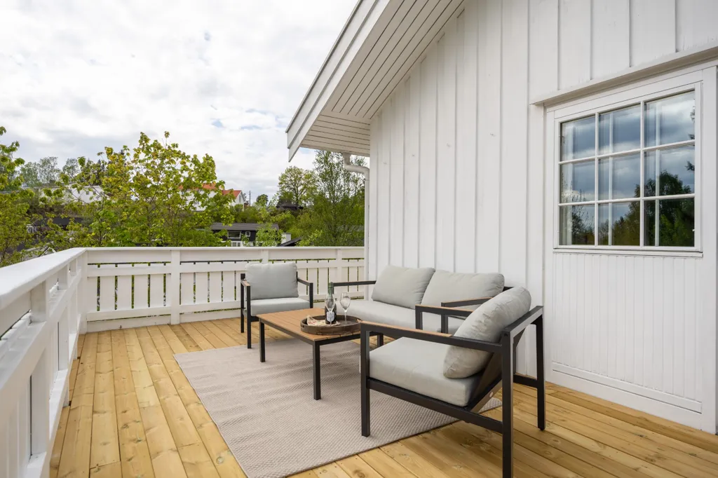 Terrasse - Sunny Detached House with Terrace in Nadderud