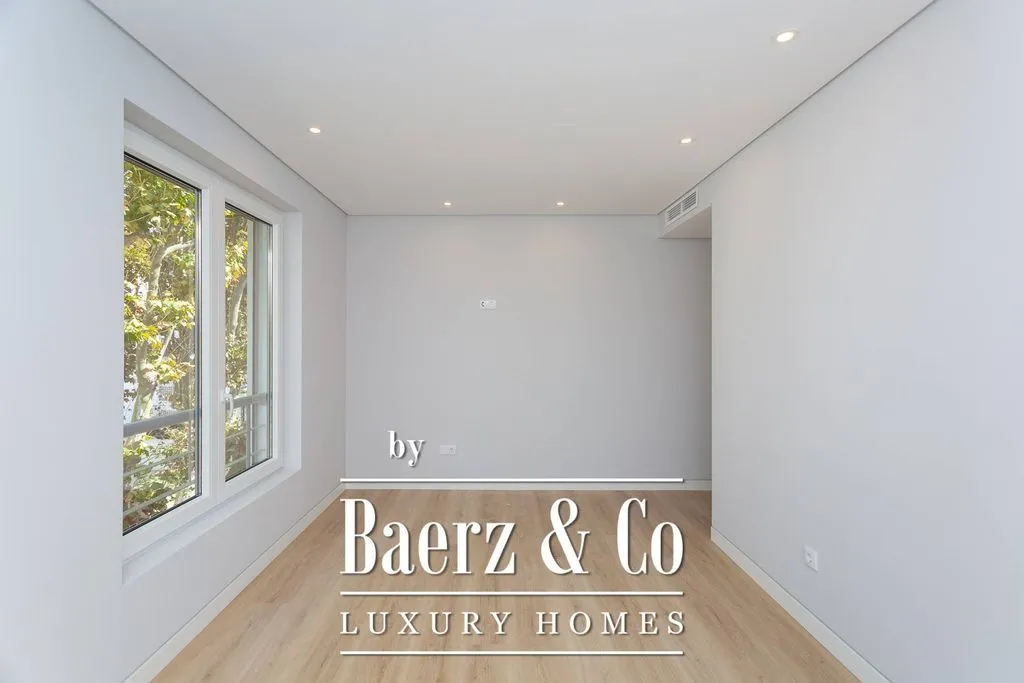 Pièces - Luxury Duplex Flat with Balcony in Carcavelos