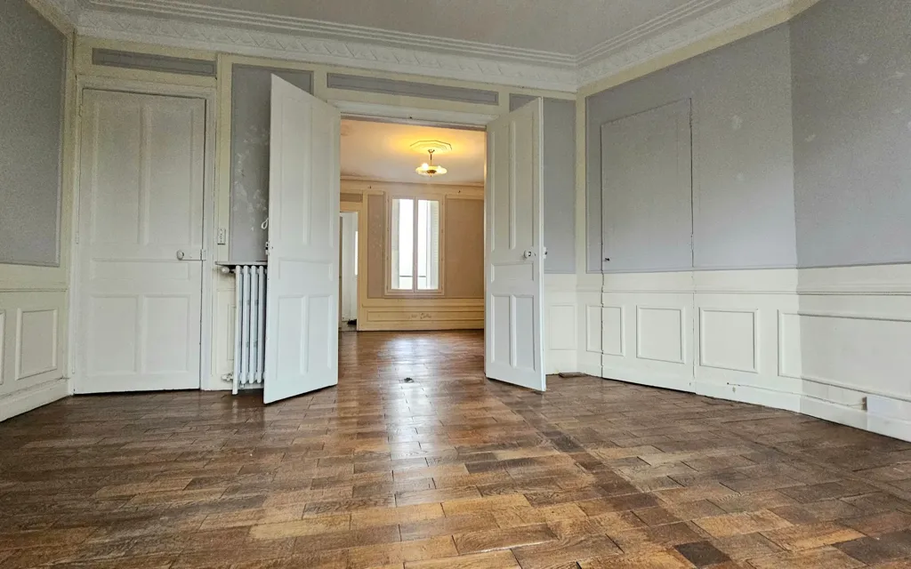 Soggiorno - Haussmannian Flat with Balcony in Reims Centre