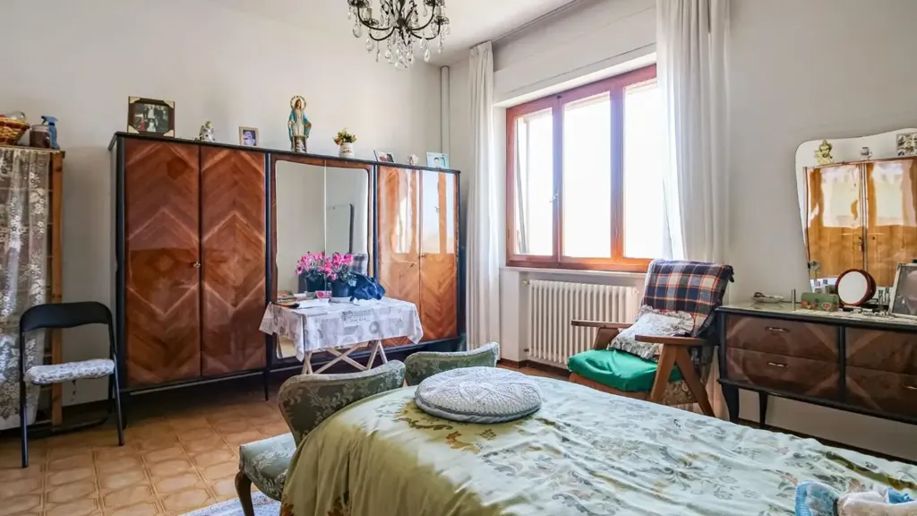 Bedrooms - Apartment with Balcony in Vecchiano Centre