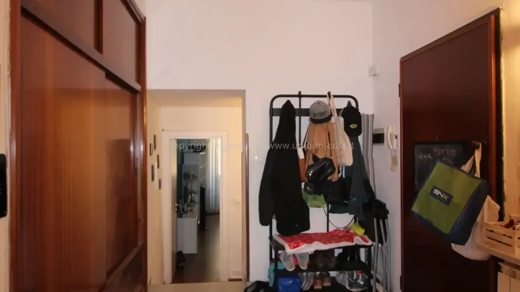 Entrée - Restored Apartment with Original Features in Sarzana