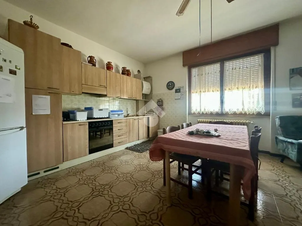Söögituba - Ground Floor Apartment with Veranda in Ghisalba