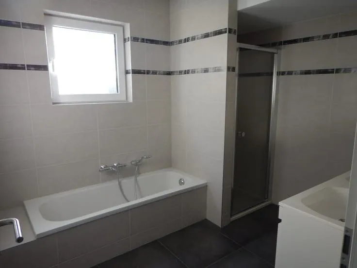 Salles de bain - Appartement Lumineux avec Terrasse à Habay