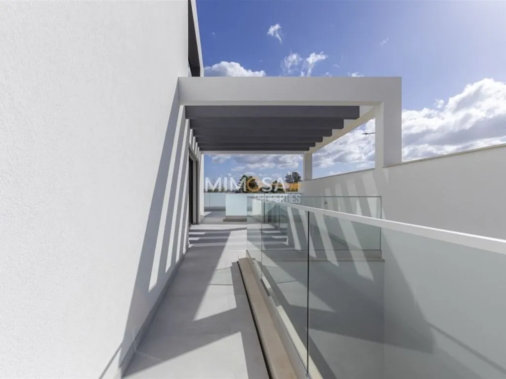 Rõdu - Contemporary Villa with Pool in Mexilhoeira Grande