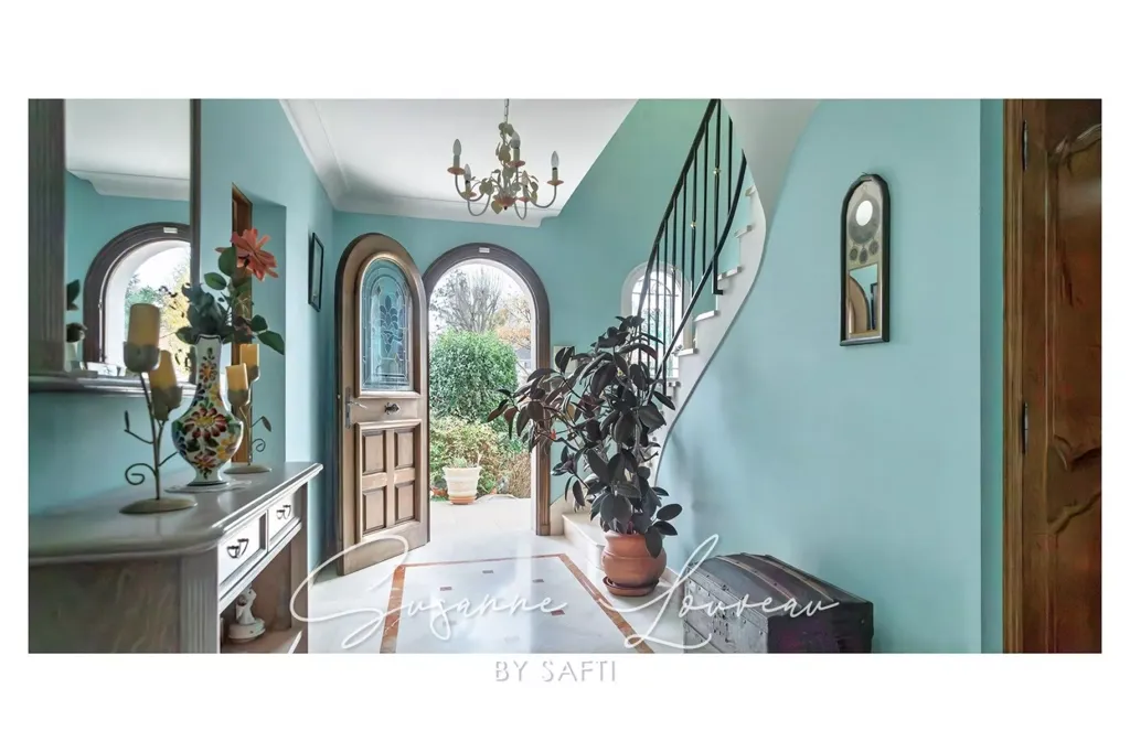 hallway_entrance