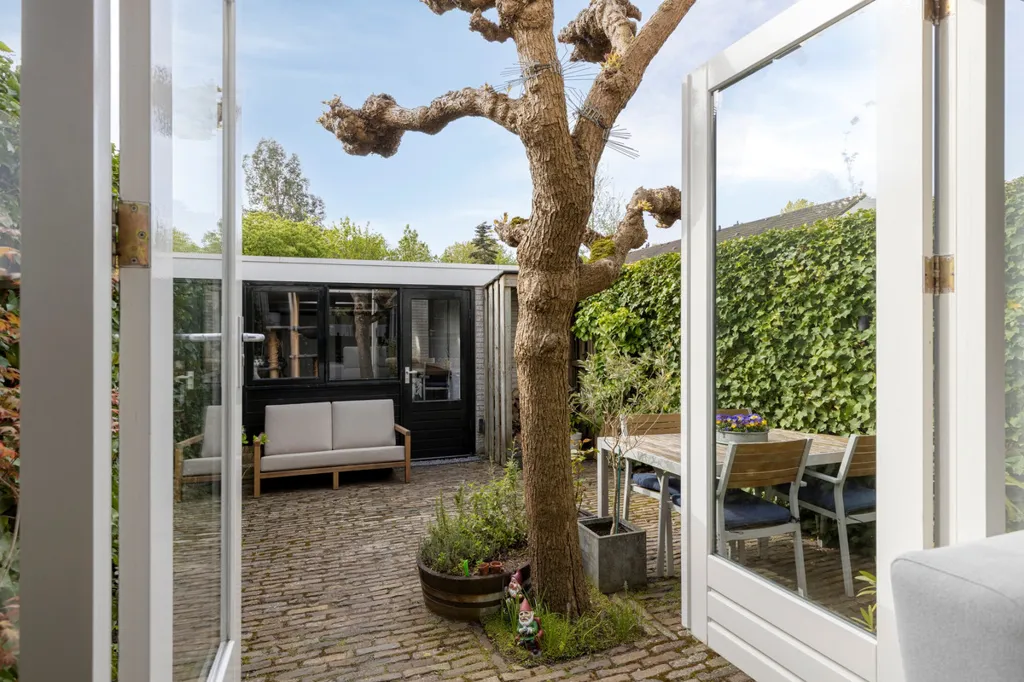 Aed - Modernised House with Garden in Goes