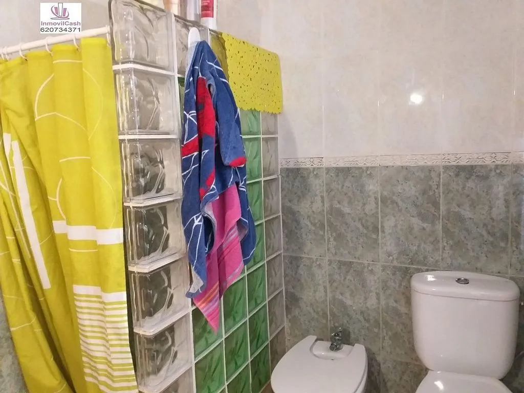 Salles de bain - Furnished Flat with Patio in Florida Alta