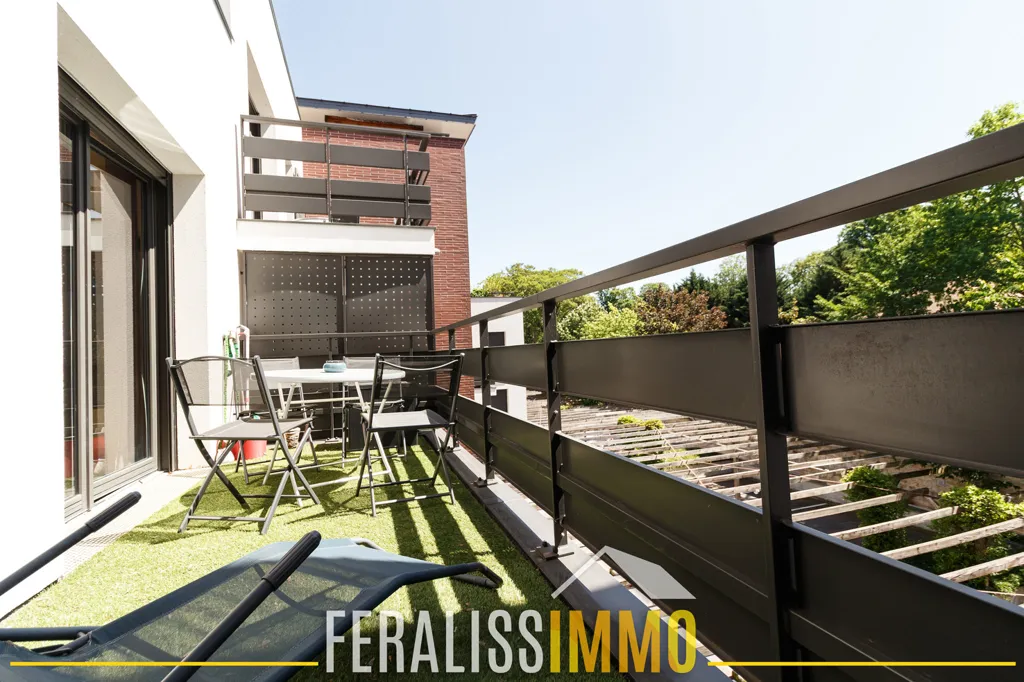 Balcon - Appartement F2 avec Grande Terrasse dans Résidence Sécurisée