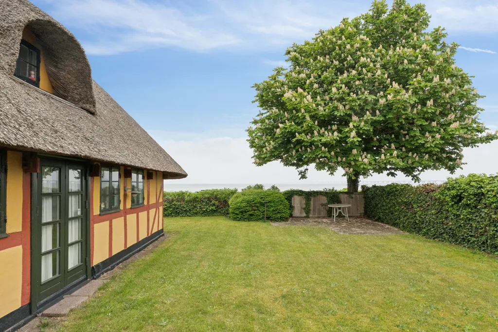 Extérieur - Historic Timber-Frame House with Water View in Nyborg