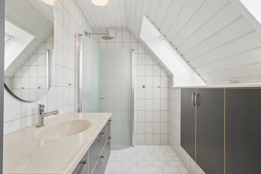 Salles de bain - Rustic Villa with Garden in Kristrup