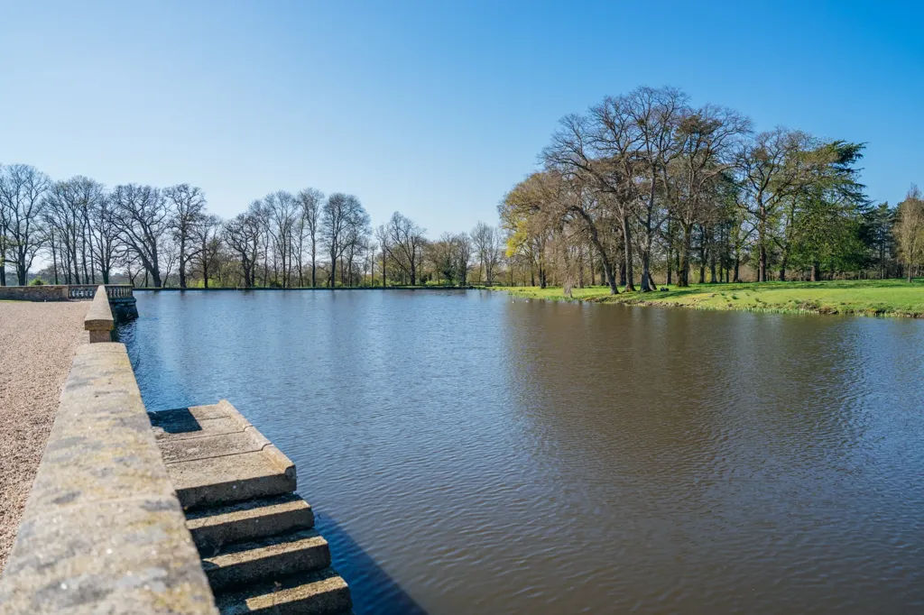 Jardin - Château du XVIIIe avec Domaine de 42 ha près de Nantes