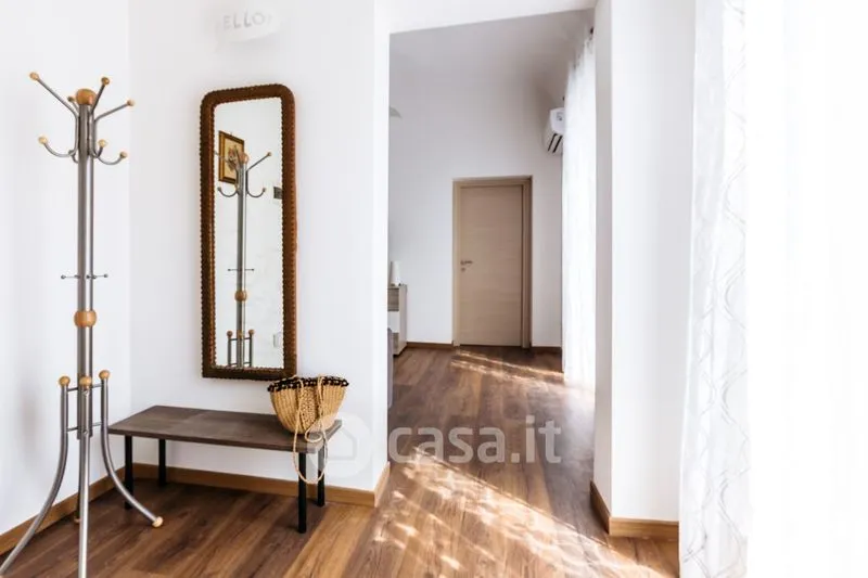 Entrée - Brightly Laid-out Flat with Balcony in Palermo