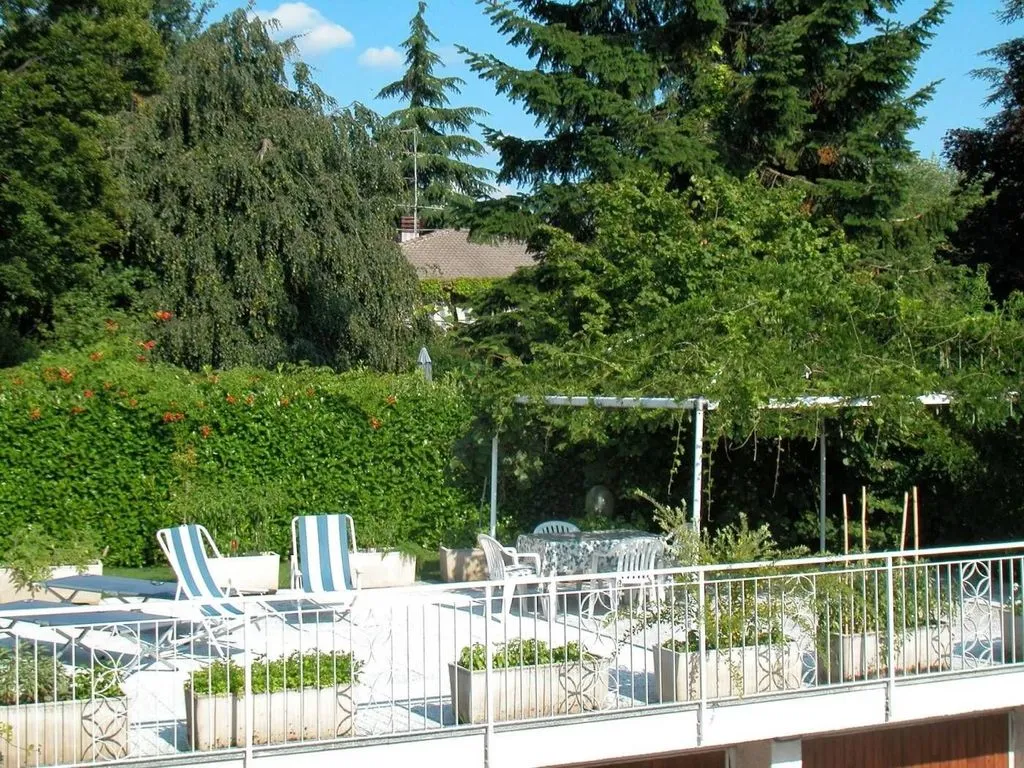 Terrasse - Luxury Villa with Pool in Castronno