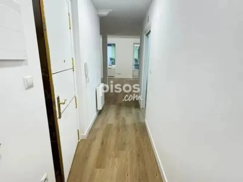 Entrée - Reformed Flat with Balcony in Bilbao's Old Town