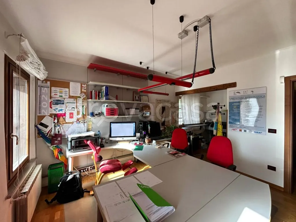 Studio - Converted Office Apartment in Gradisca d'Isonzo