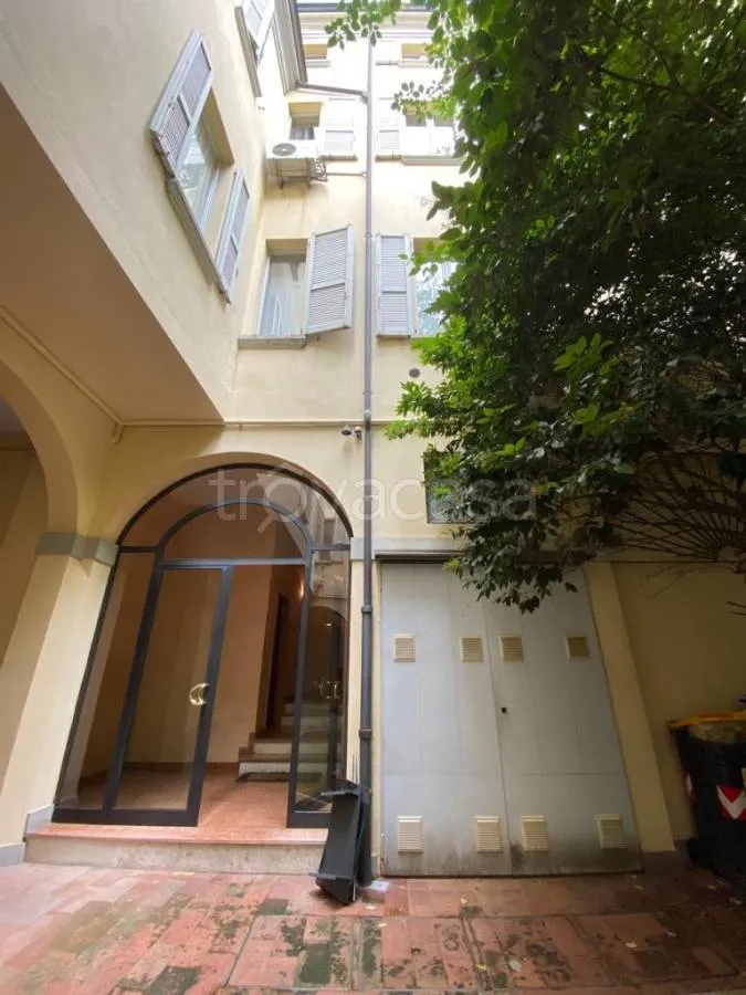 Jardin - Rustic-Style Flat with Caminetto in Modena