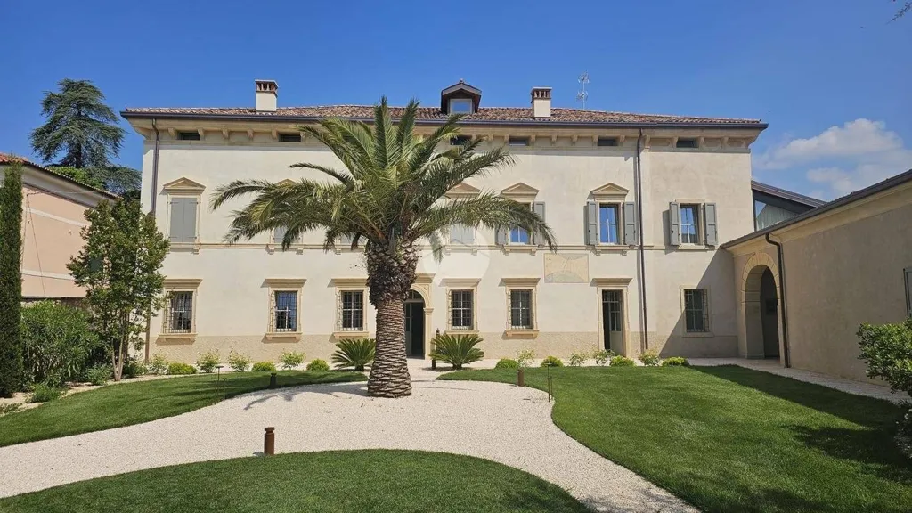 Välivaade - Arched Monolocale in Historic Villa, Tregnago