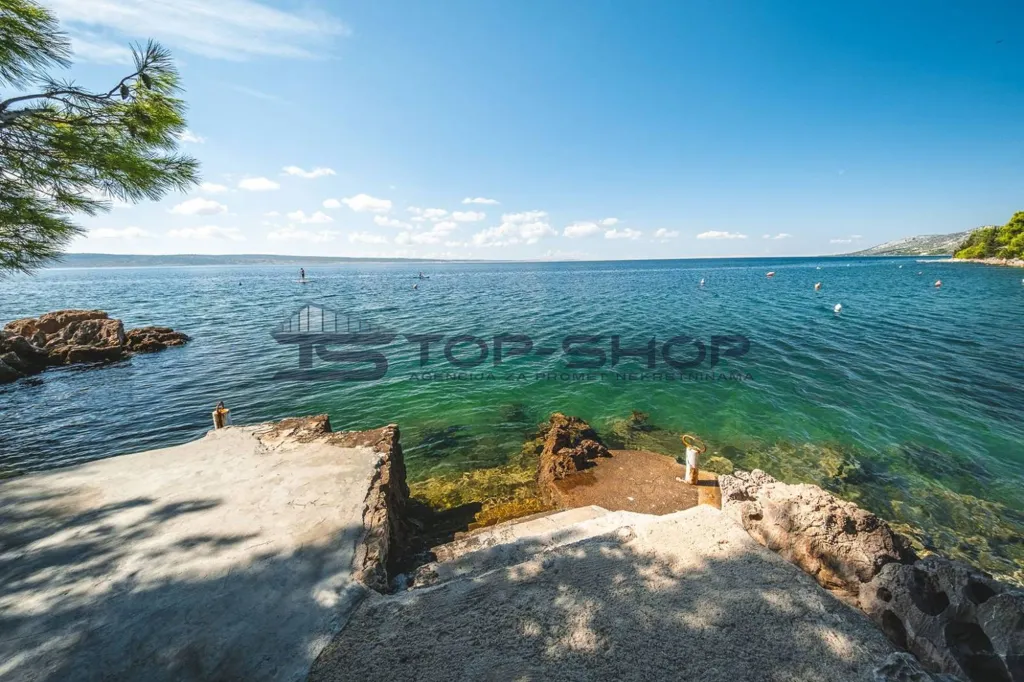 Family House with Sea Access in Starigrad