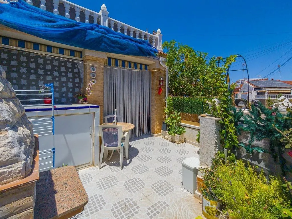 Terrace - Bungalow with Garden in Torrevieja