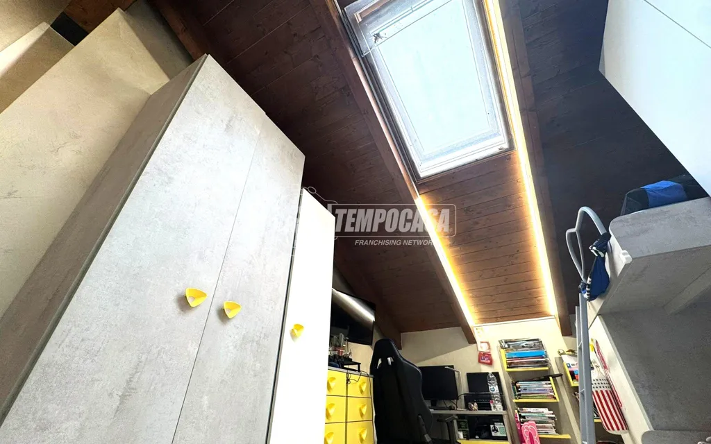 Toad - Modern Apartment with Triple Aspect View in Givoletto