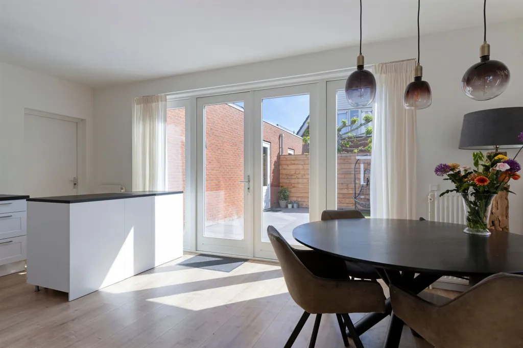Söögituba - Spacious Villa with Solar Panels in Woubrugge