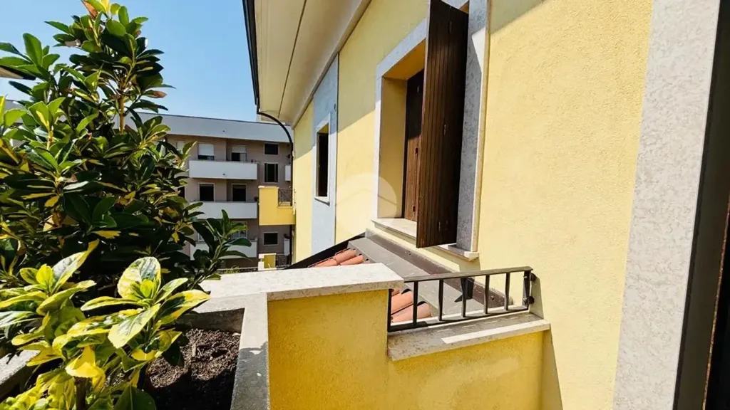 Balcon - Three-Bedroom Apartment with Terraces in Monza