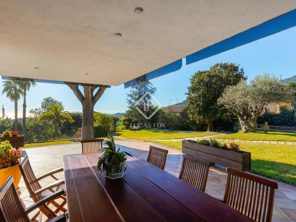 Terrasse - Luxury Villa with Sea View in Premià de Dalt