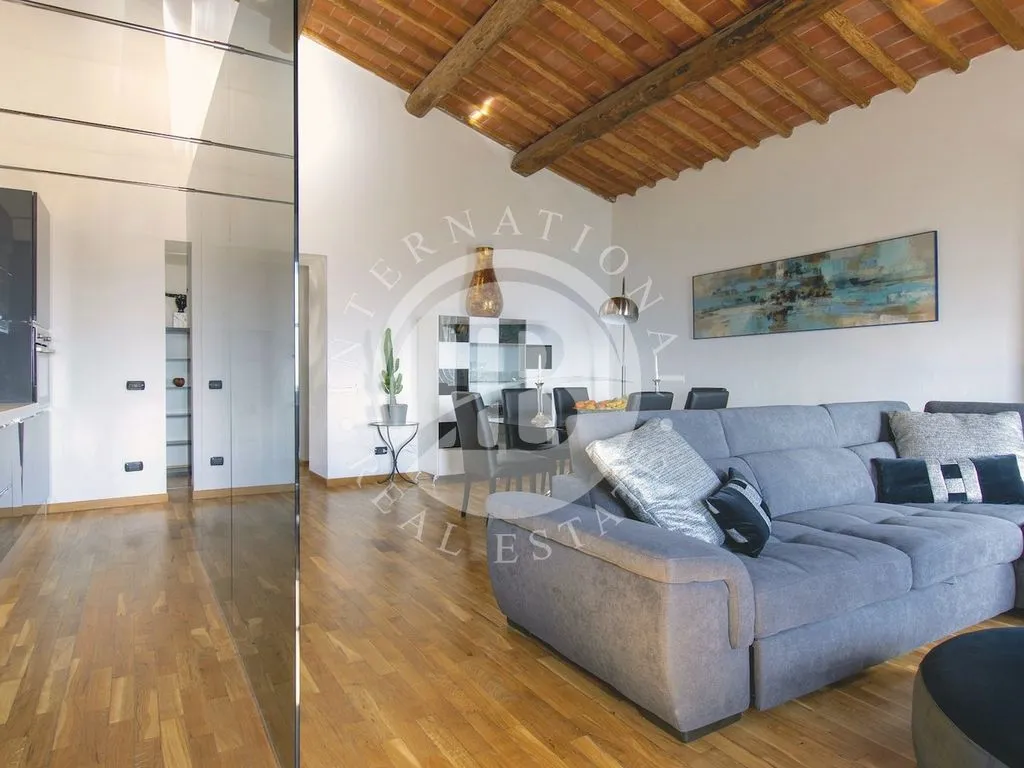Living Room - Luxury Apartment with Pool in Lucca, Tuscany