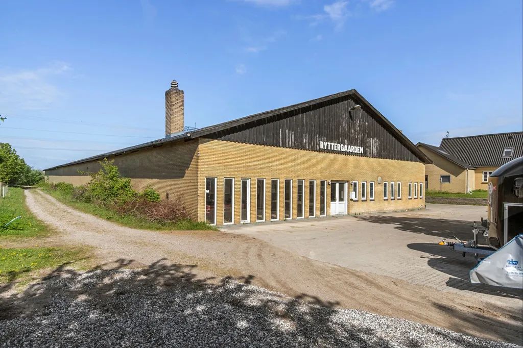 Esterno - Ride Centre with Stables near True Skov